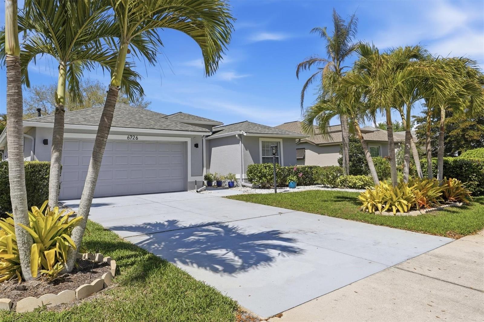 6726 W Country Club Ln photo 1