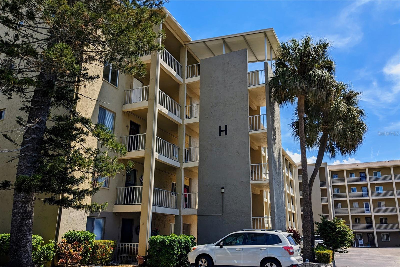 3807 Lake Bayshore Dr #H-416 photo 1