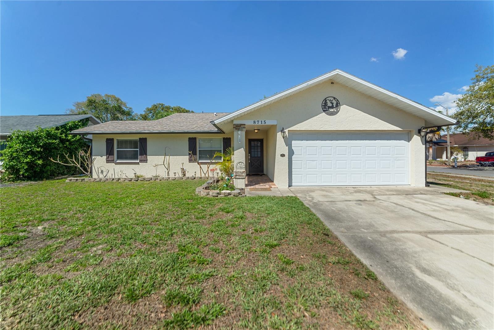 8715 Huntsman Ln photo 1