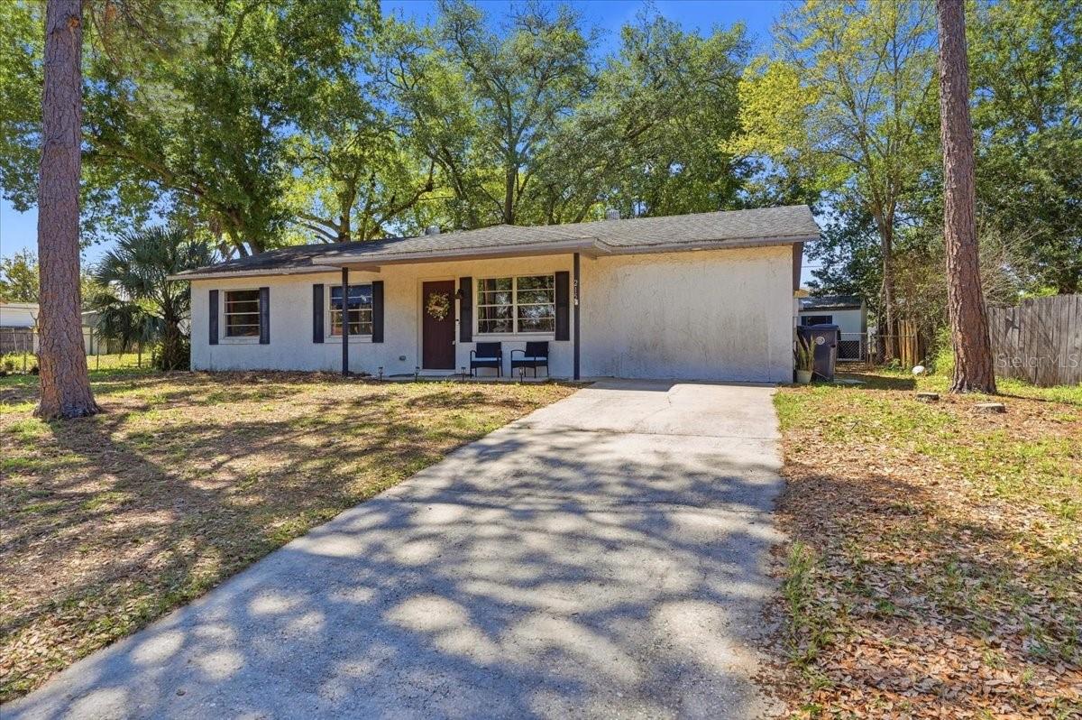215 Carla Ann CT photo 1