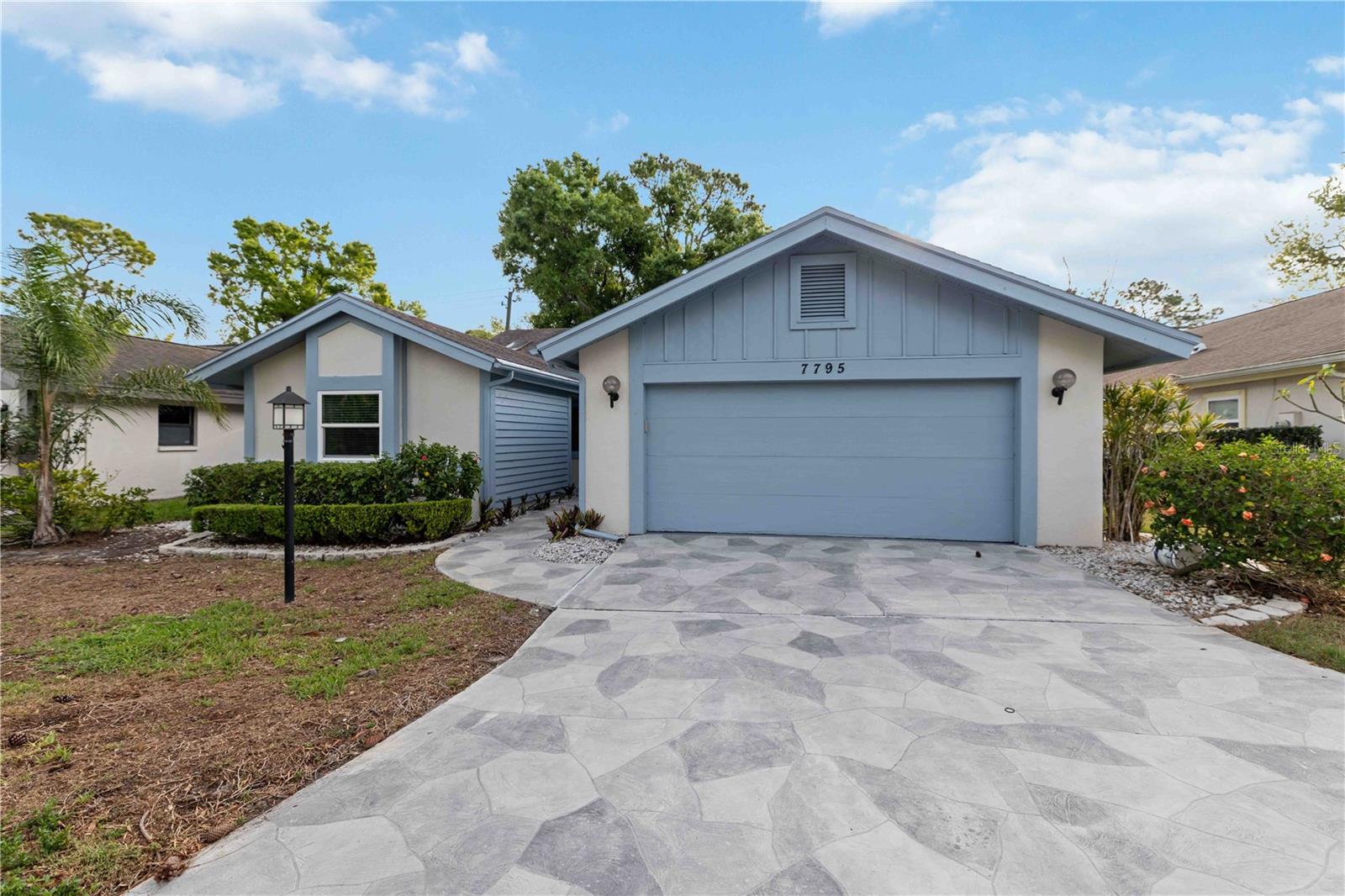 7795 Pine Trace photo 1