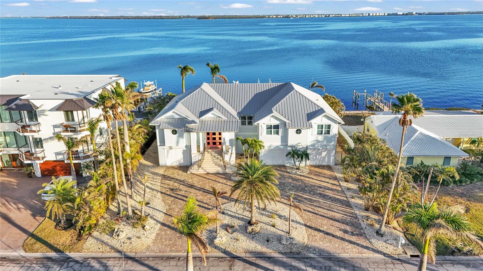 635 Key Royale Dr photo 1