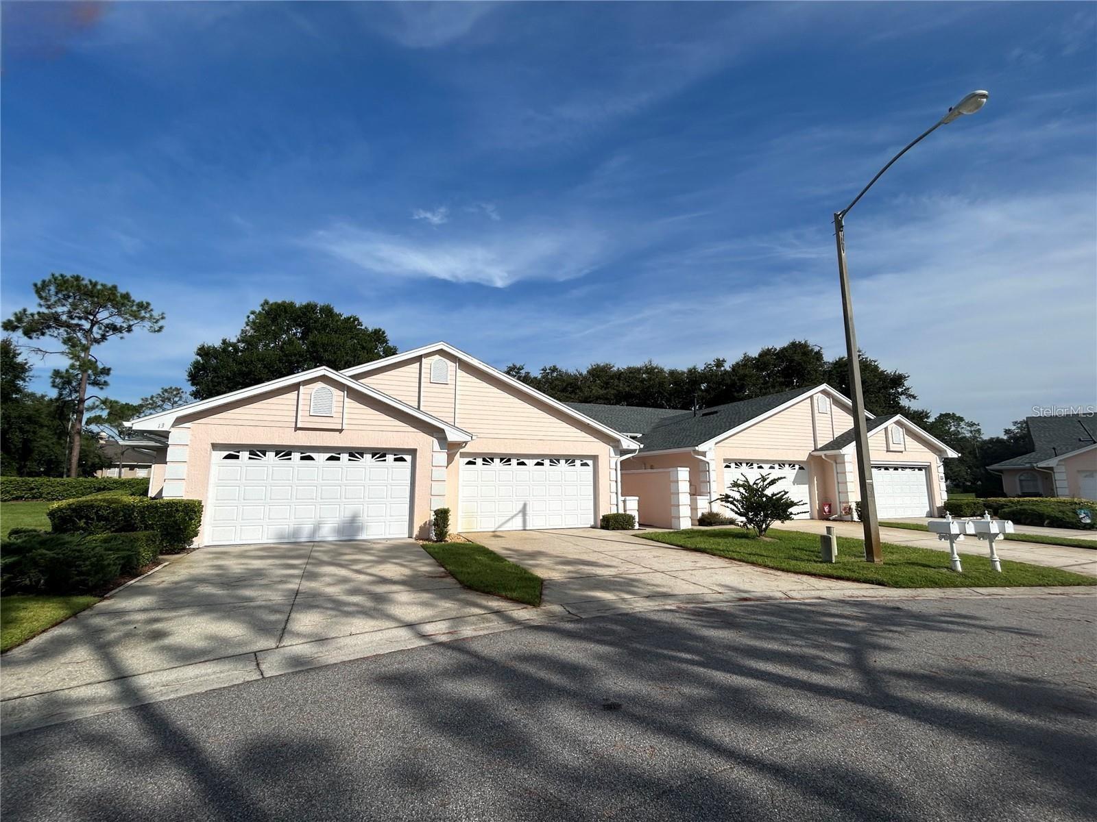 14 Enclave Dr photo 1