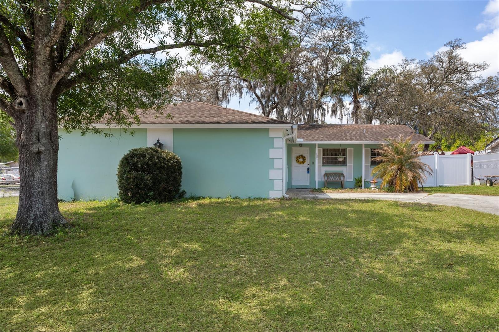 502 Avocado Cir photo 1