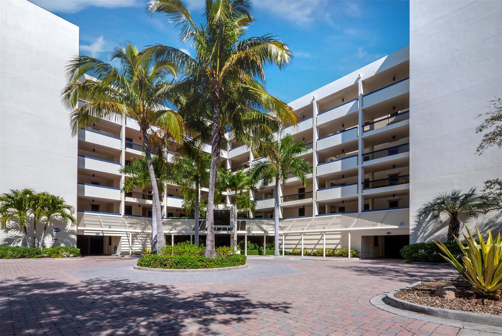 2020 Harbourside Dr #417 photo 1