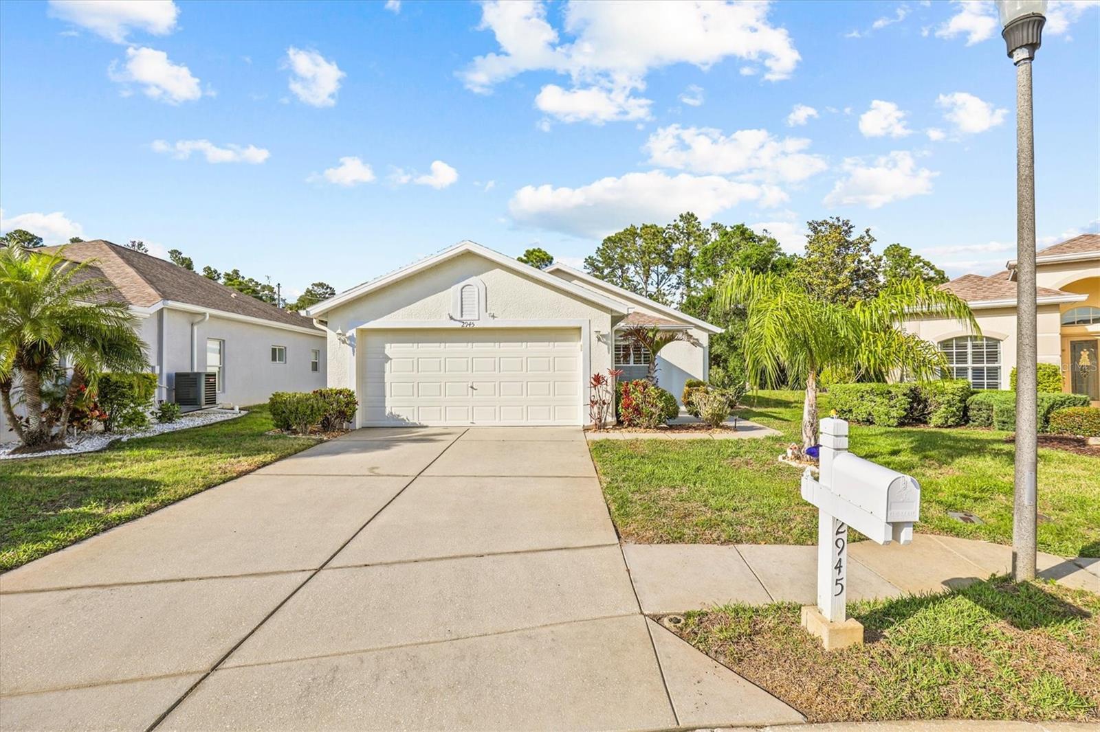 2945 Wood Pointe Dr photo 1