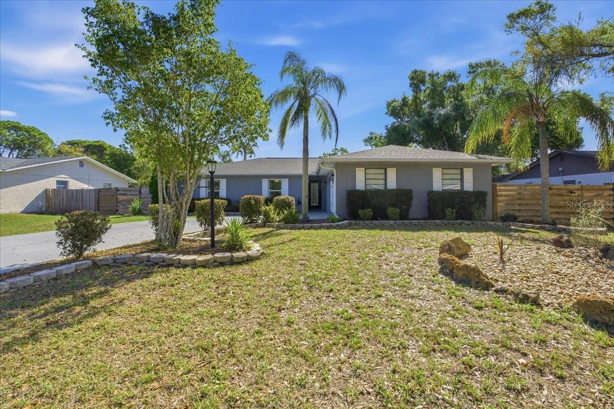 1467 Georgetowne Dr photo 1