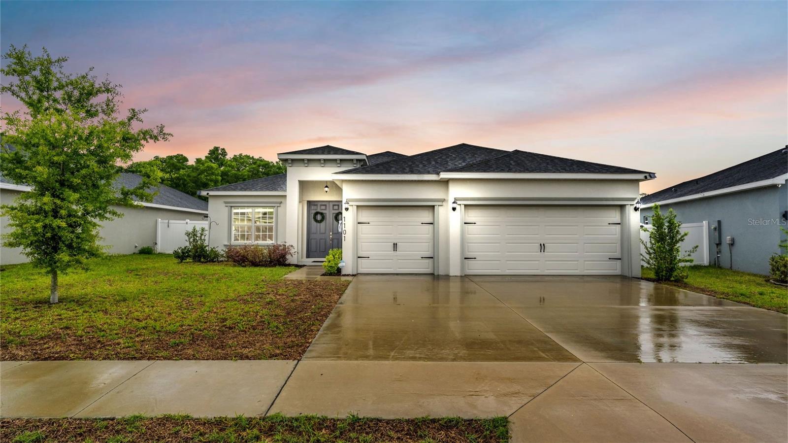 1101 Montgomery Ln photo 1