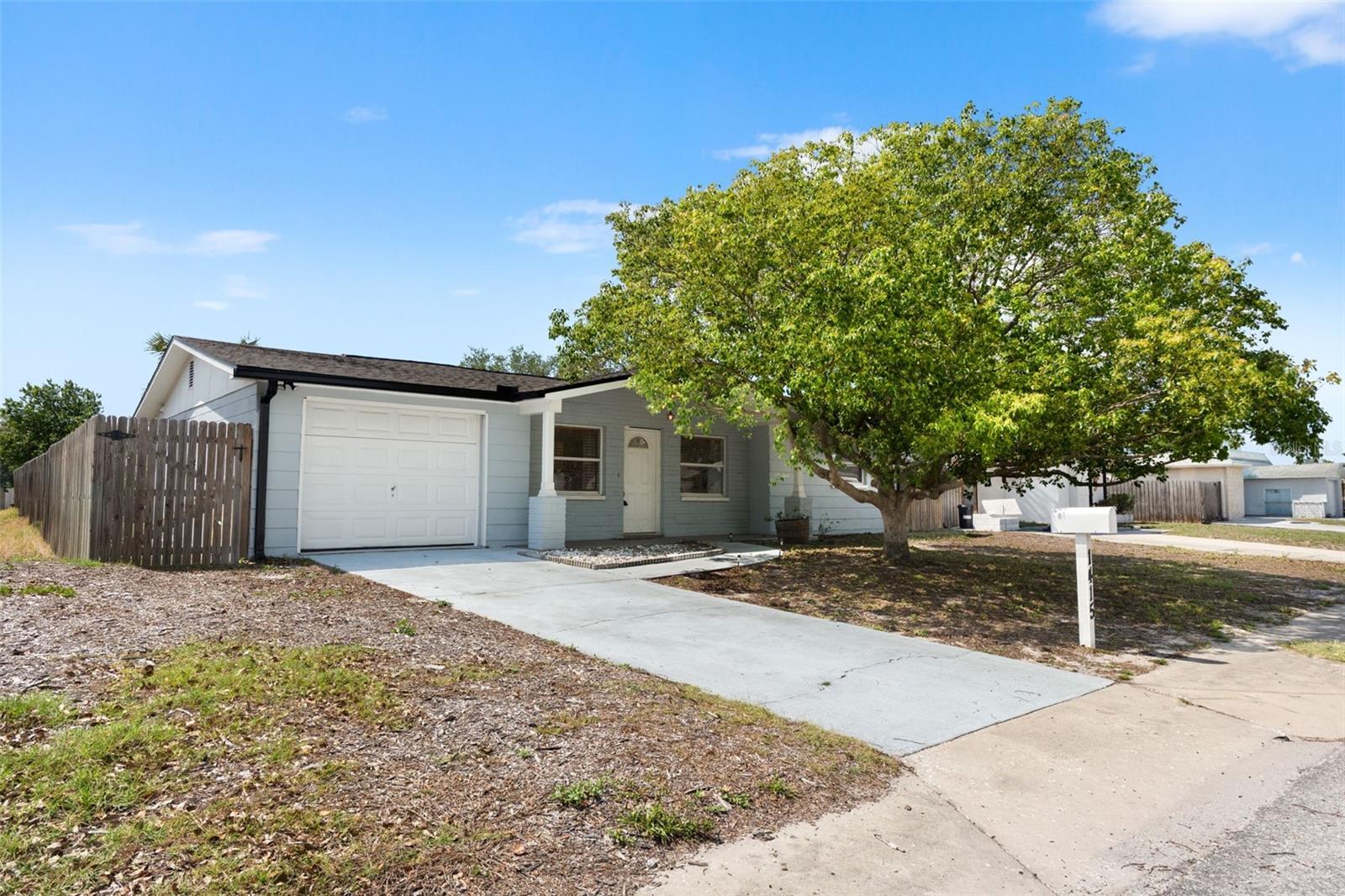 1415 Brixton Ln photo 1