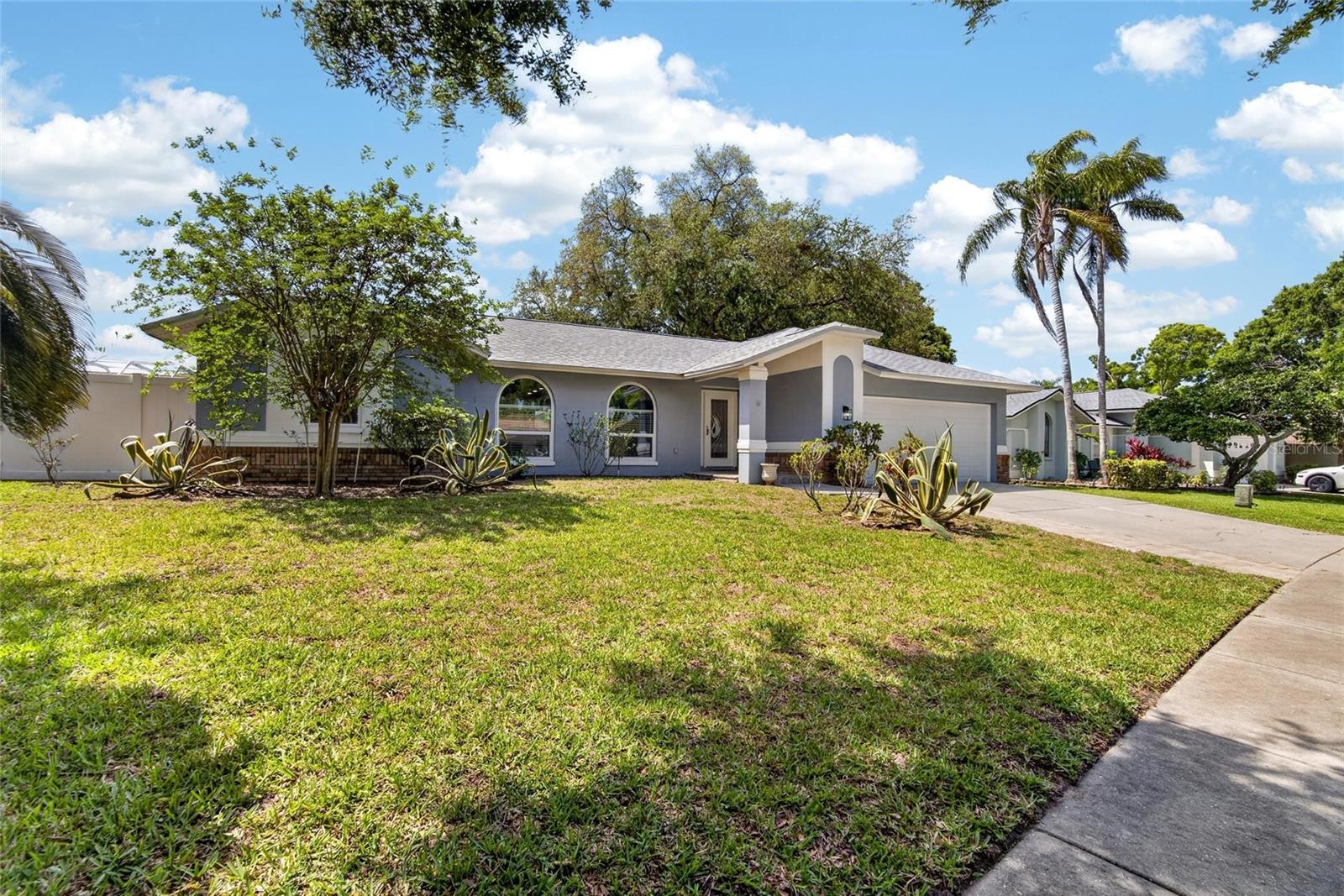1668 Allens Ridge Dr N photo 1