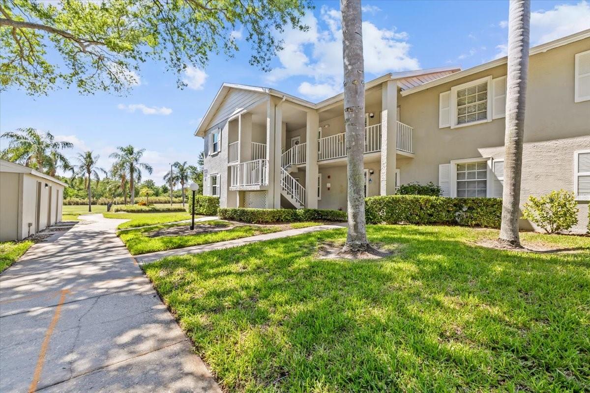 1390 Oak Hill Dr #202