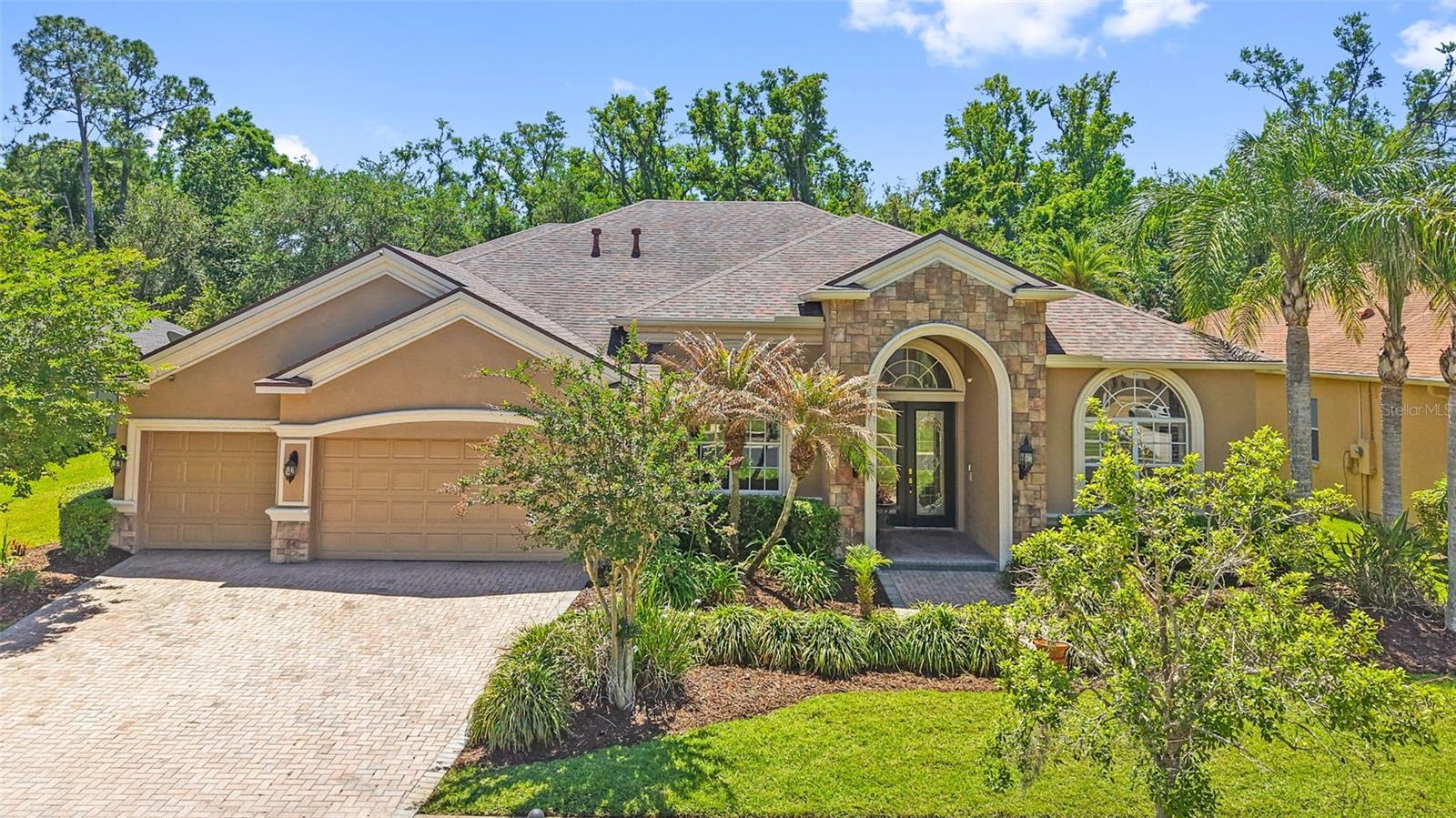 27608 Pine Point Dr photo 1
