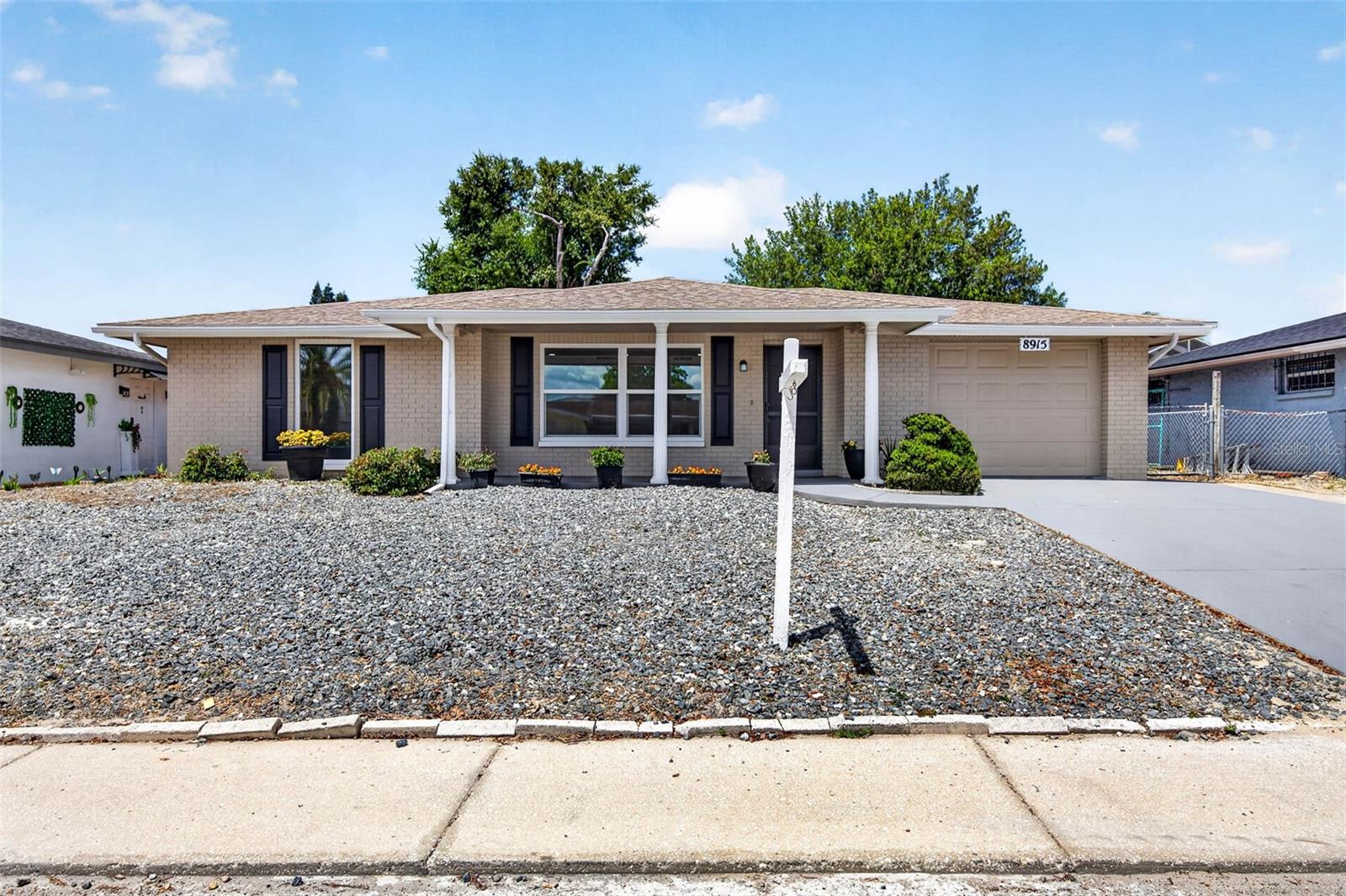 8915 Sterling Ln photo 1