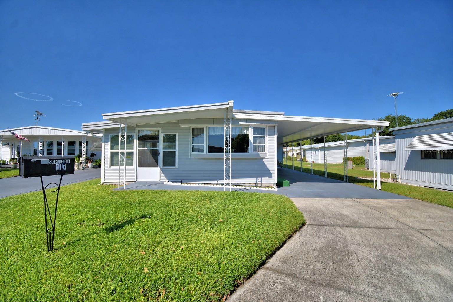 117 Holiday Ln photo 1