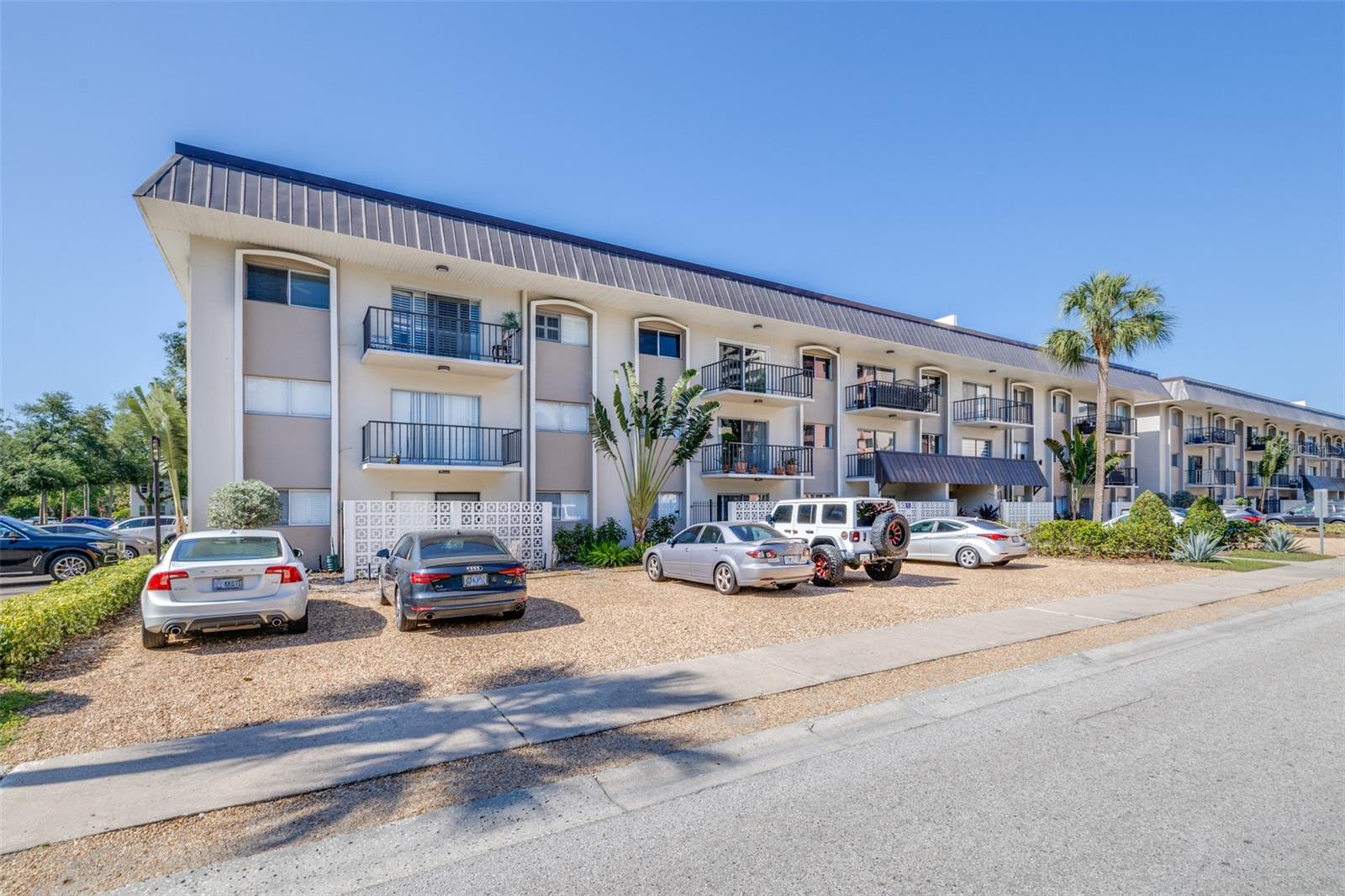 4606 W Gray St #107 photo 1