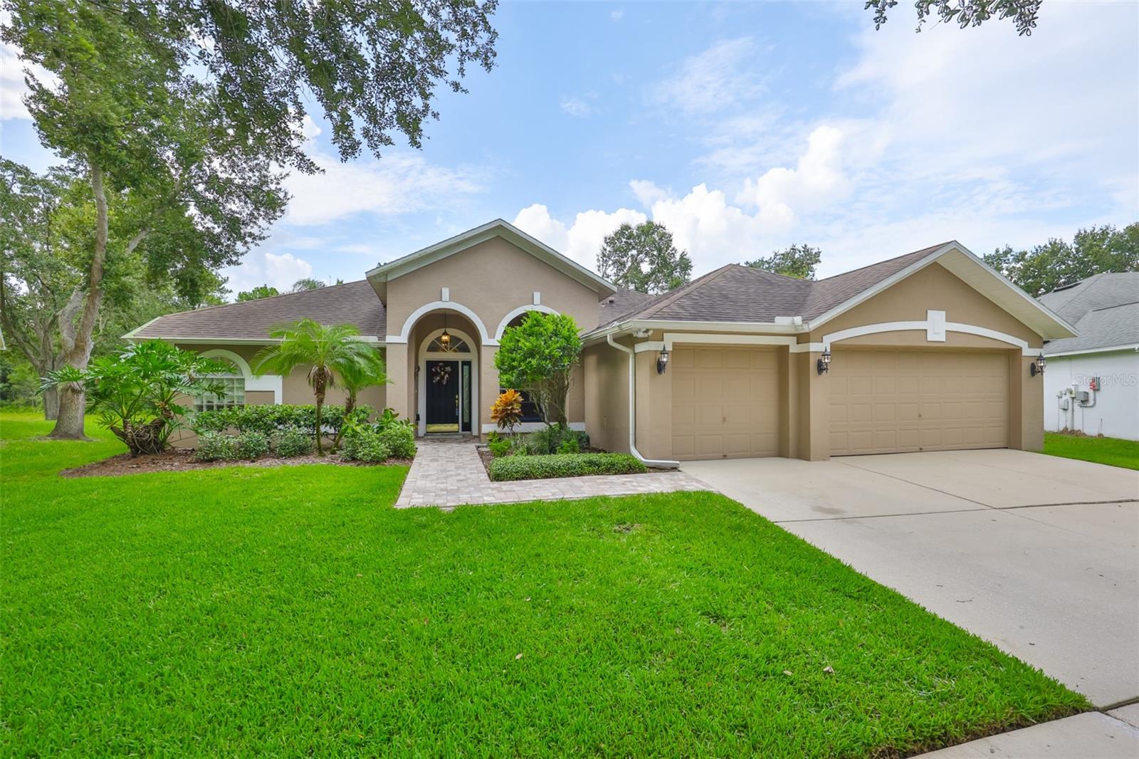8613 Herons Cove Pl photo 1