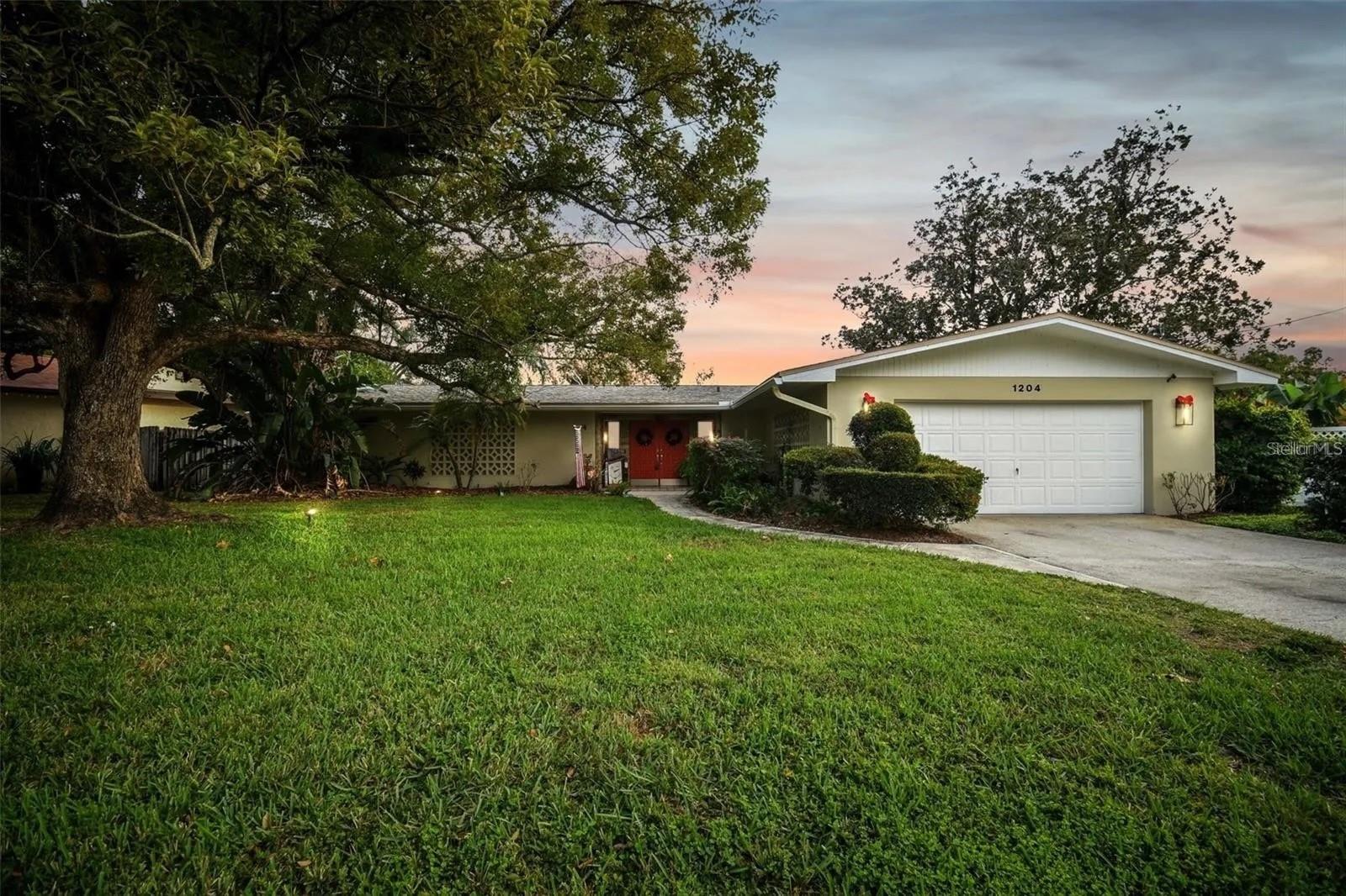 1204 Eckles Dr photo 1