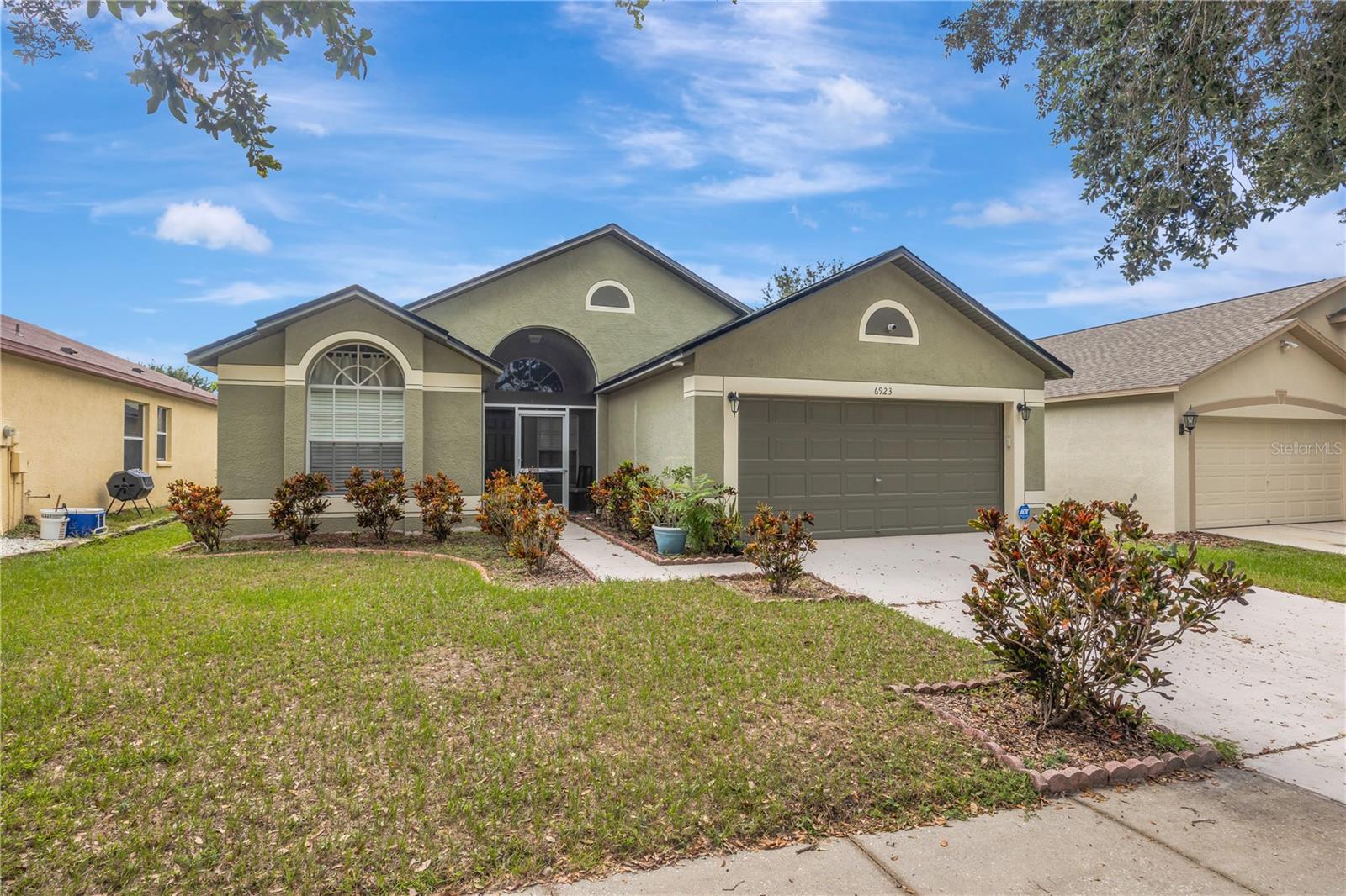 6923 Waterbrook CT photo 1
