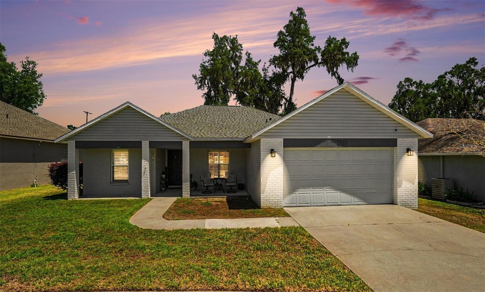 2333 Towering Oaks Cir photo 1