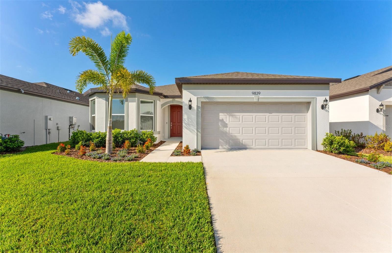 9839 Crescent Moon Dr photo 1