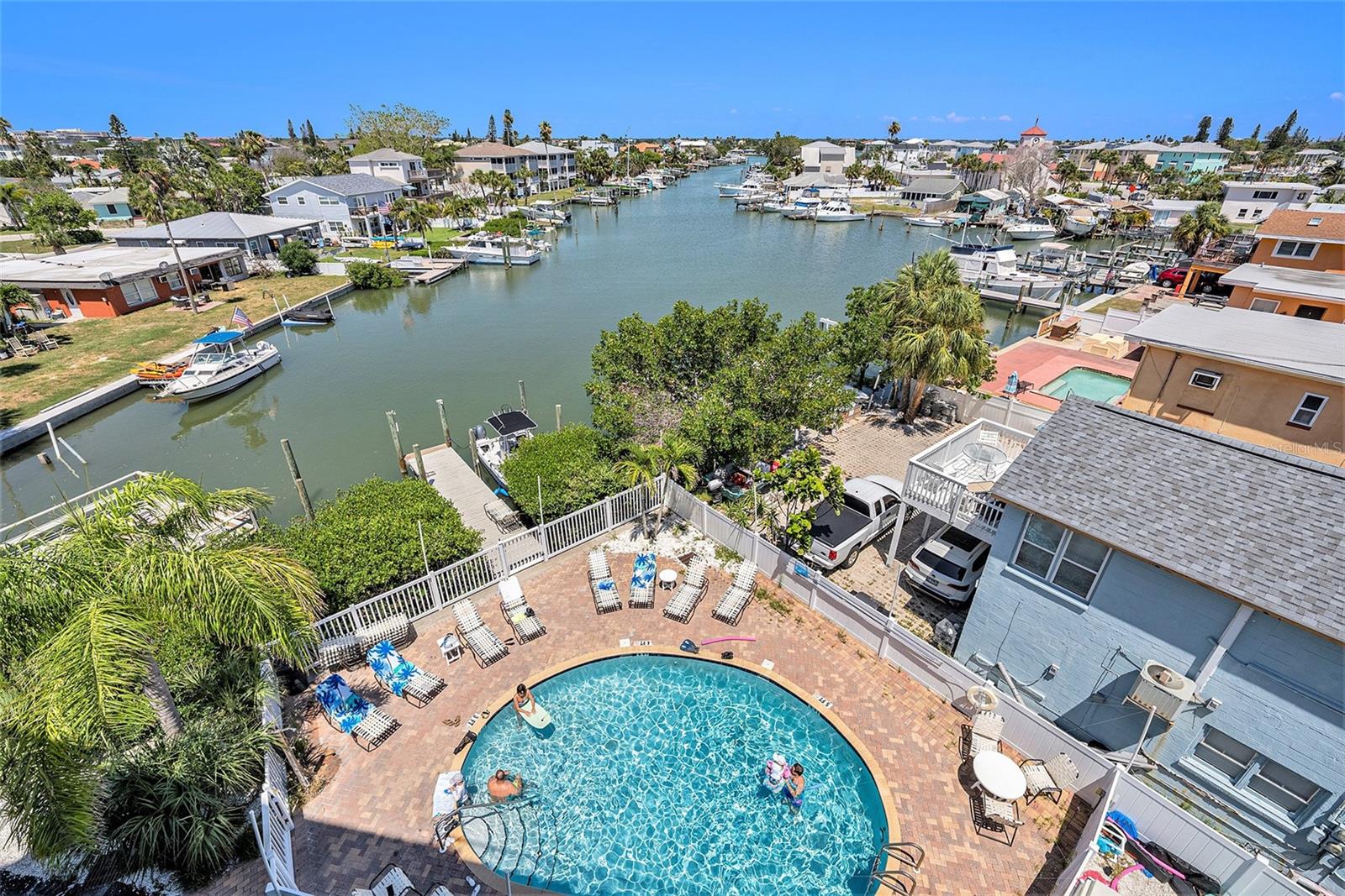 13999 Gulf Blvd #406 photo 1