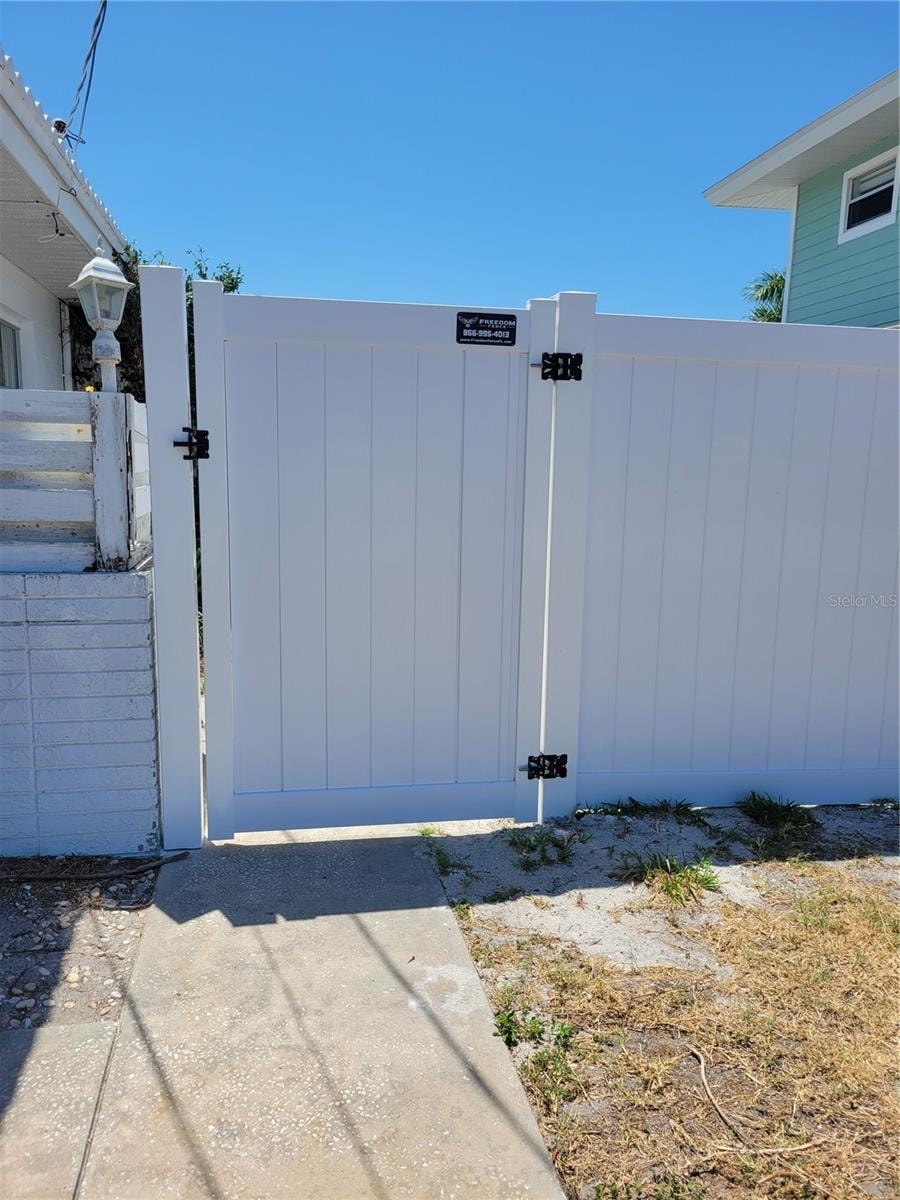 15318 Harbor Dr