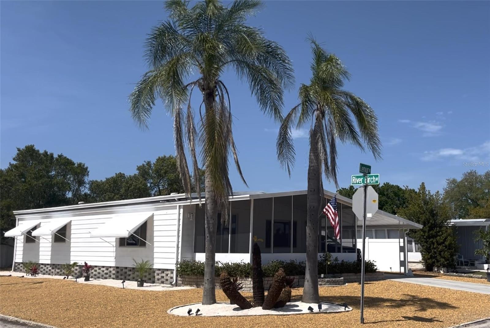 2327 Lemur Dr
