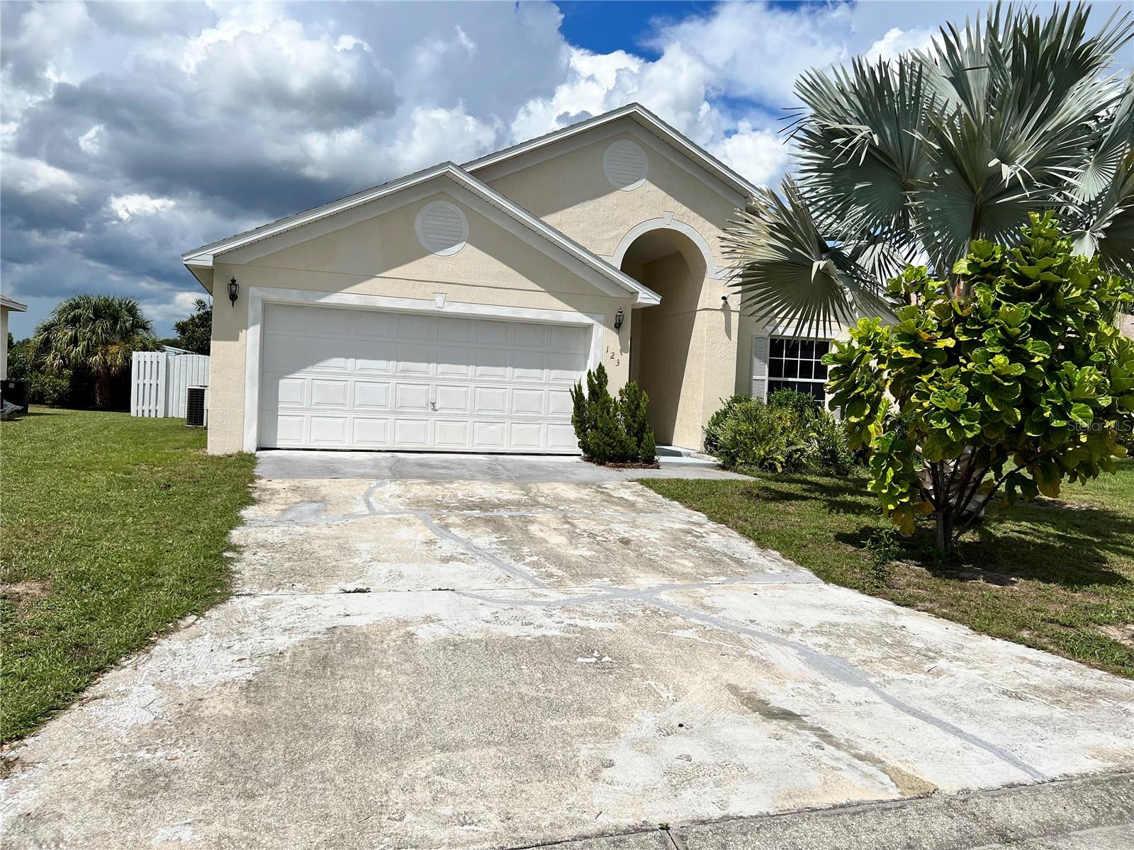 123 Osprey Heights Dr photo 1