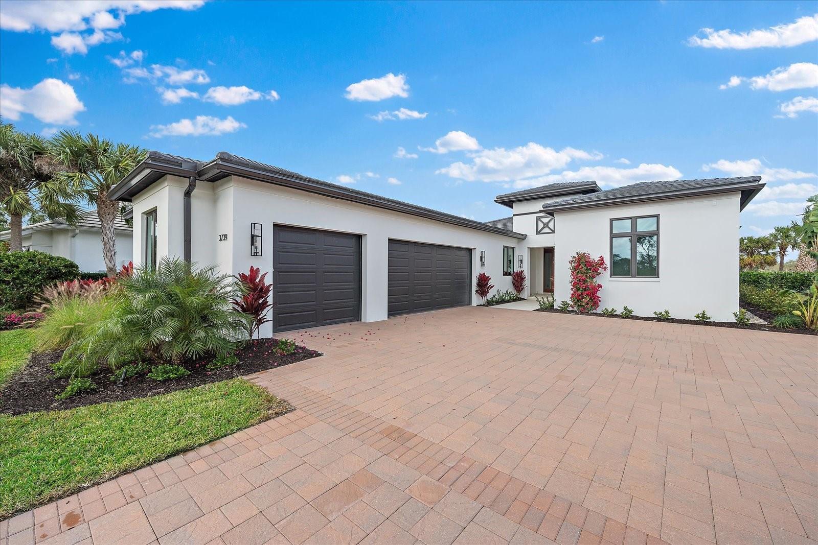 3739 Caledonia Ln photo 1