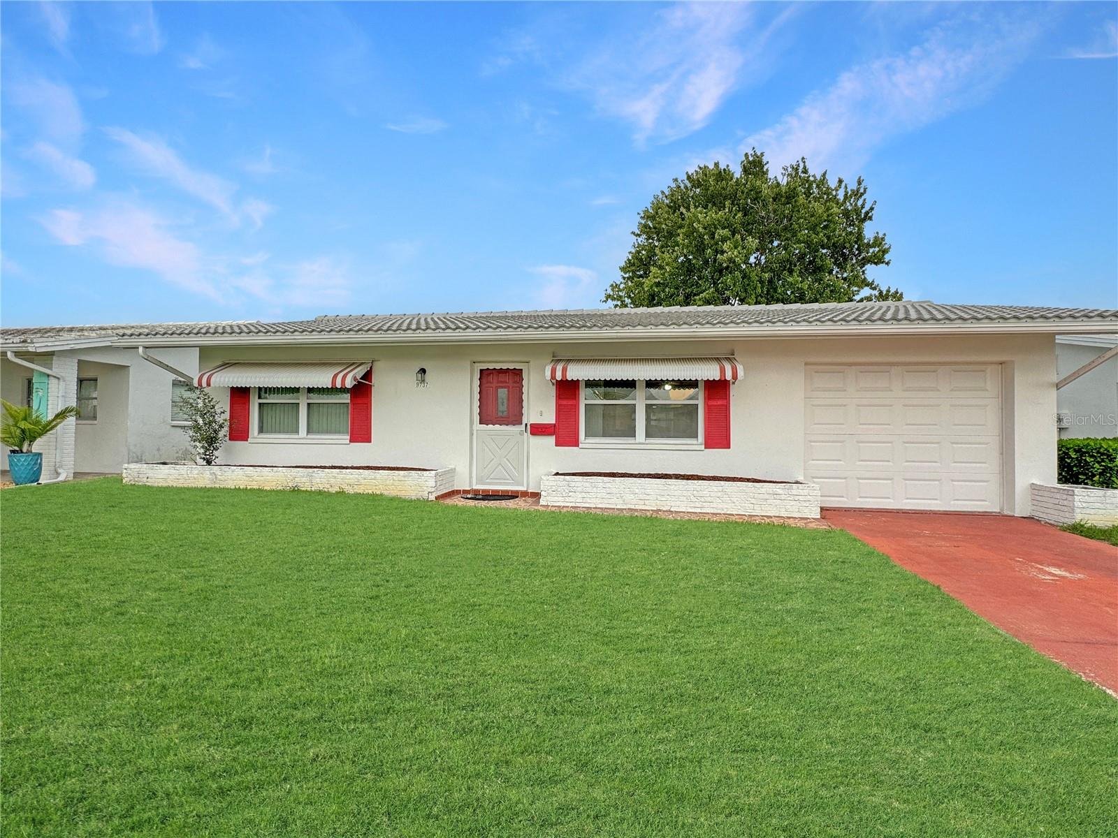 9737 36th Way N photo 1