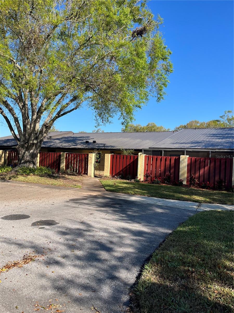 683 Broadmoor Cir #683 photo 1