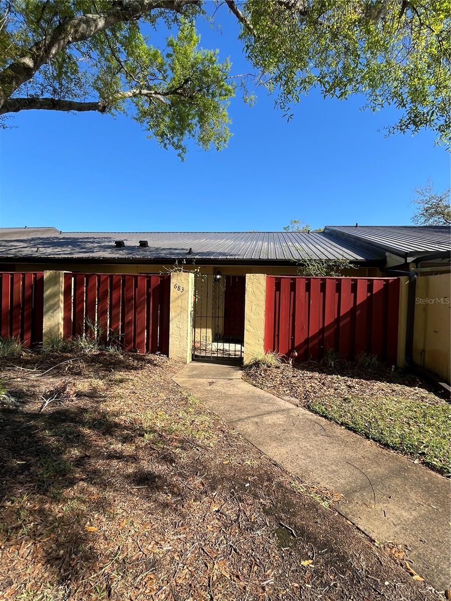 683 Broadmoor Cir #683