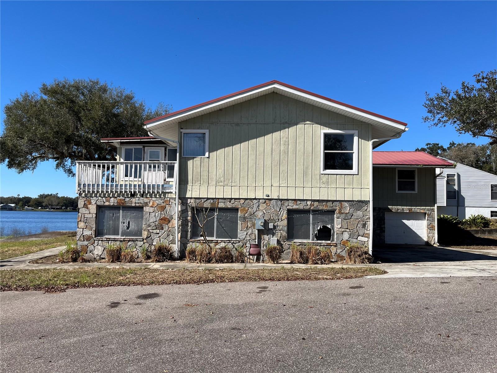 330 Callitris Ave