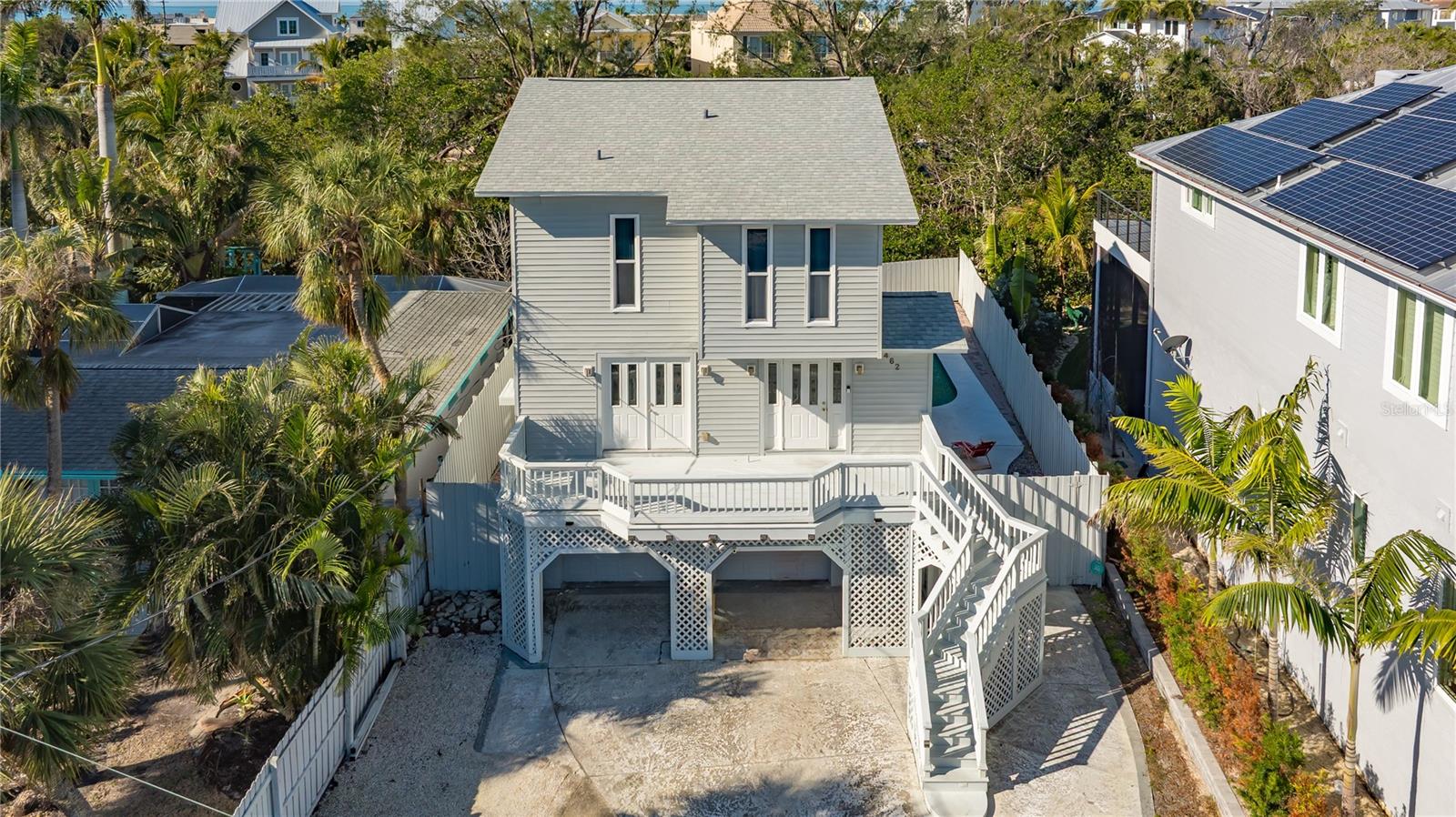 462 Island Cir photo 1