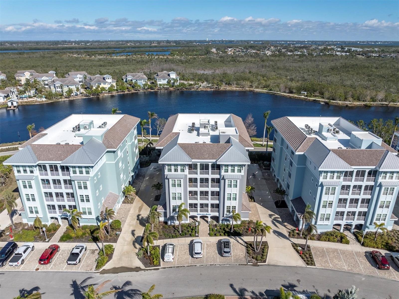 383 Aruba Cir #102