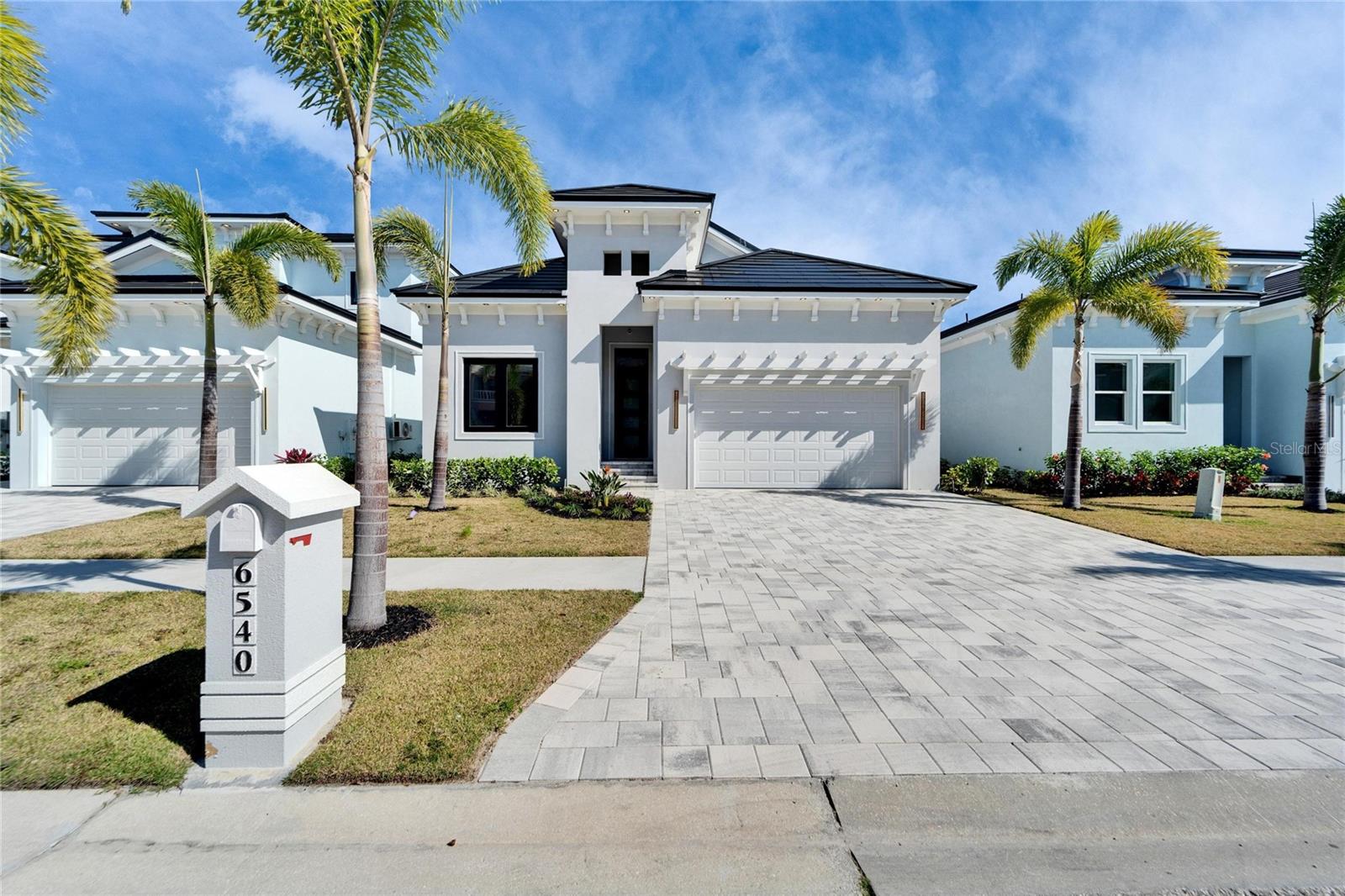 6540 Simone Shores Cir photo 1