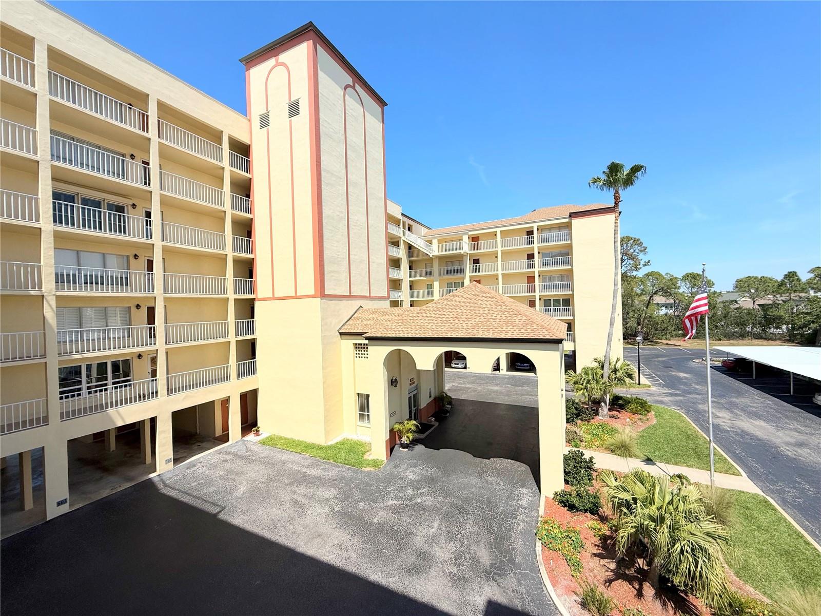 9000 Commodore Dr #302