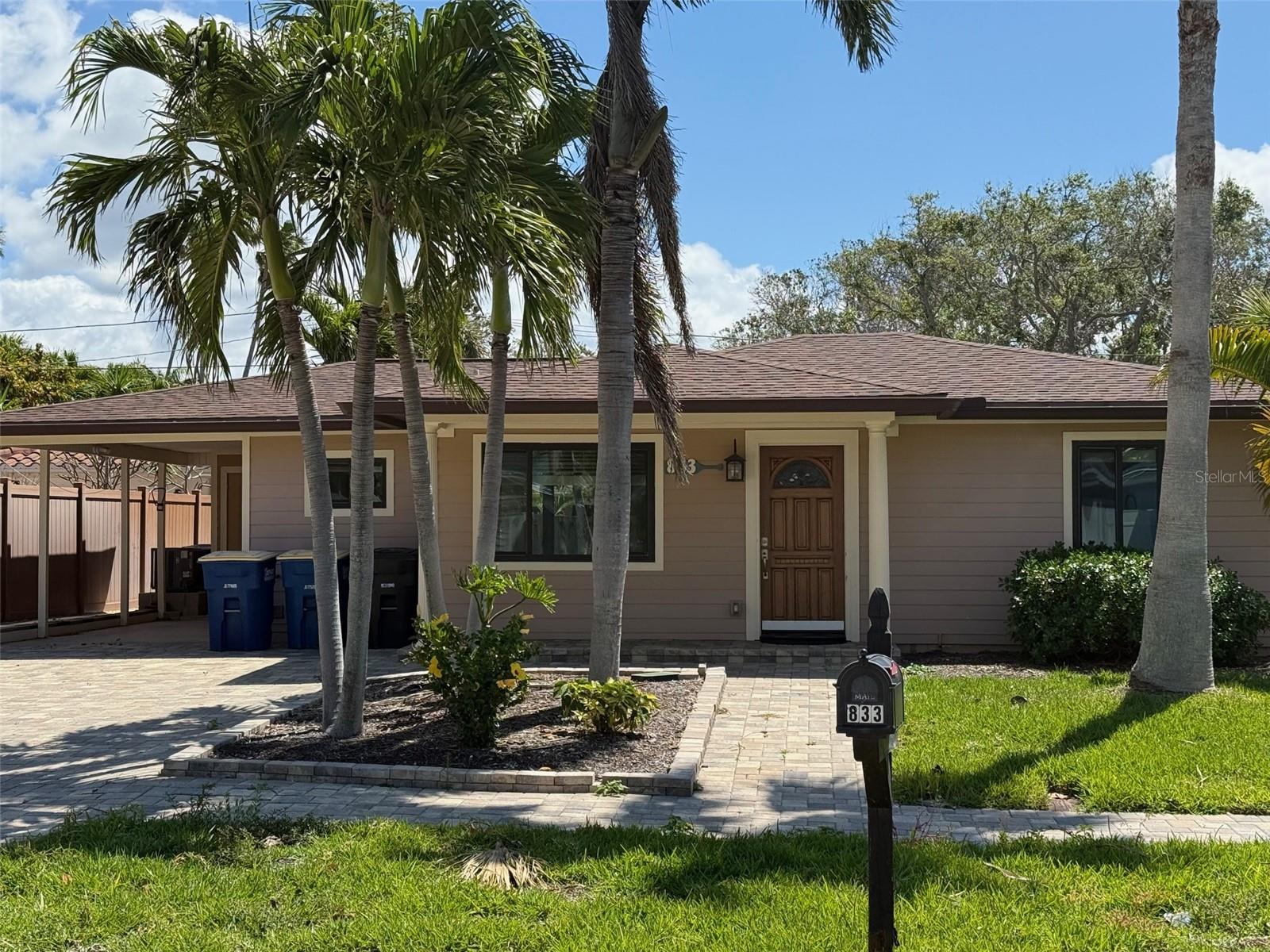 833 Lantana Ave photo 1