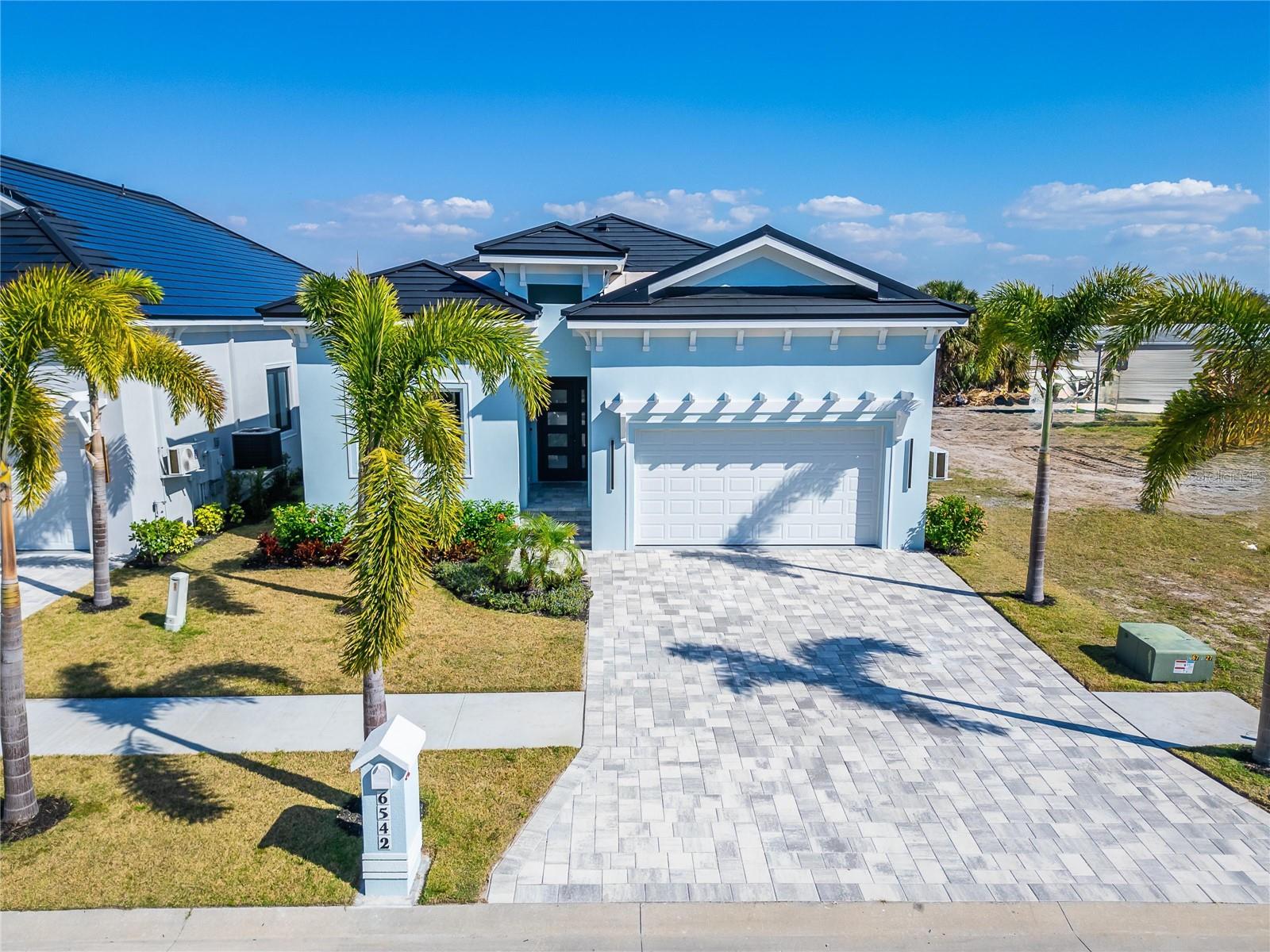 6542 Simone Shores Cir photo 1