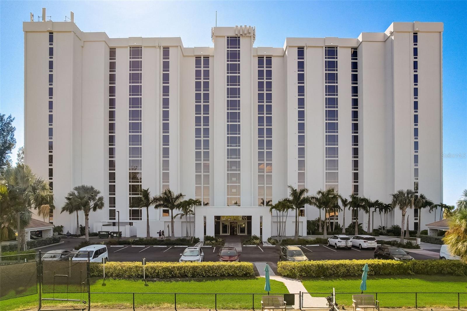 2425 Gulf Of Mexico Dr #14B photo 1