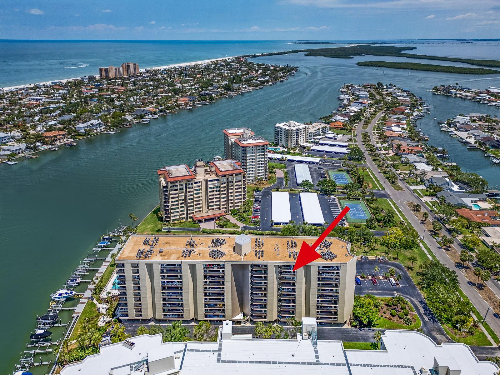 690 Island Way #1011