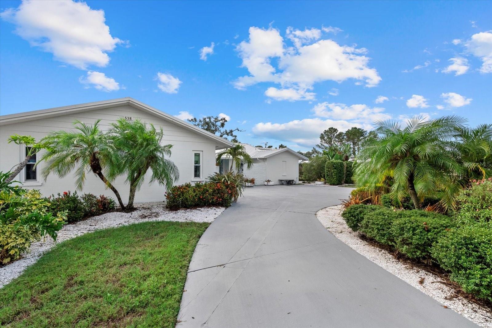 538 Magellan Dr photo 1