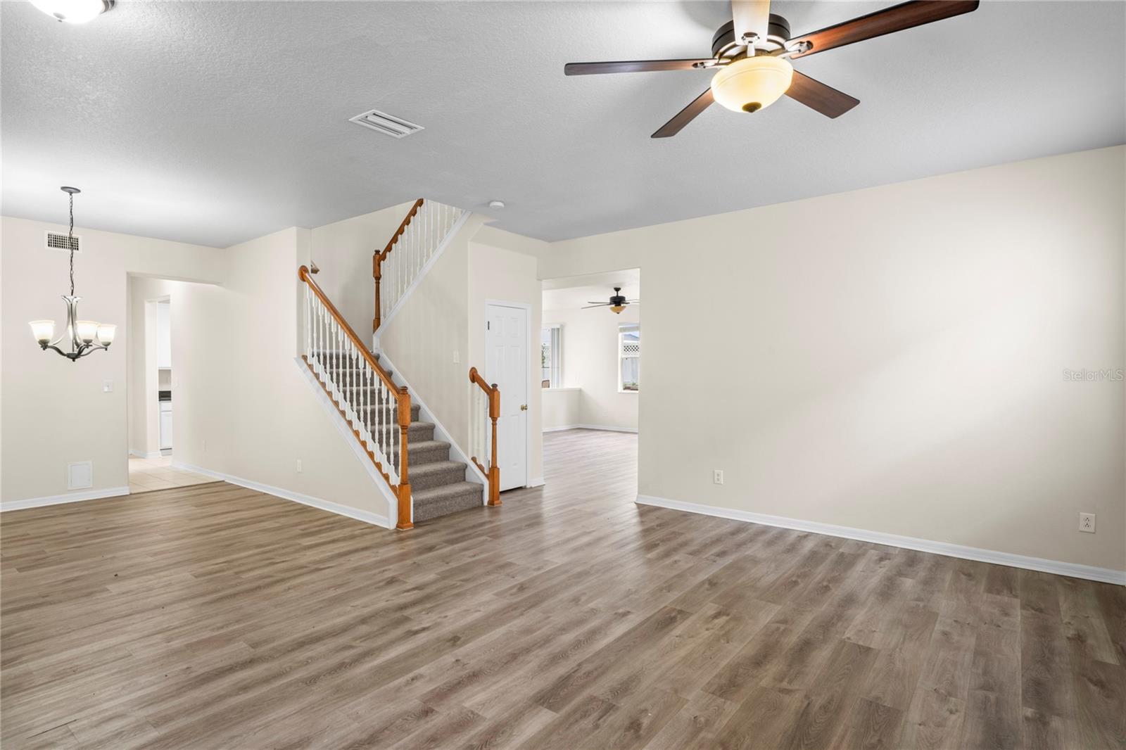 7249 Bridgeview Dr
