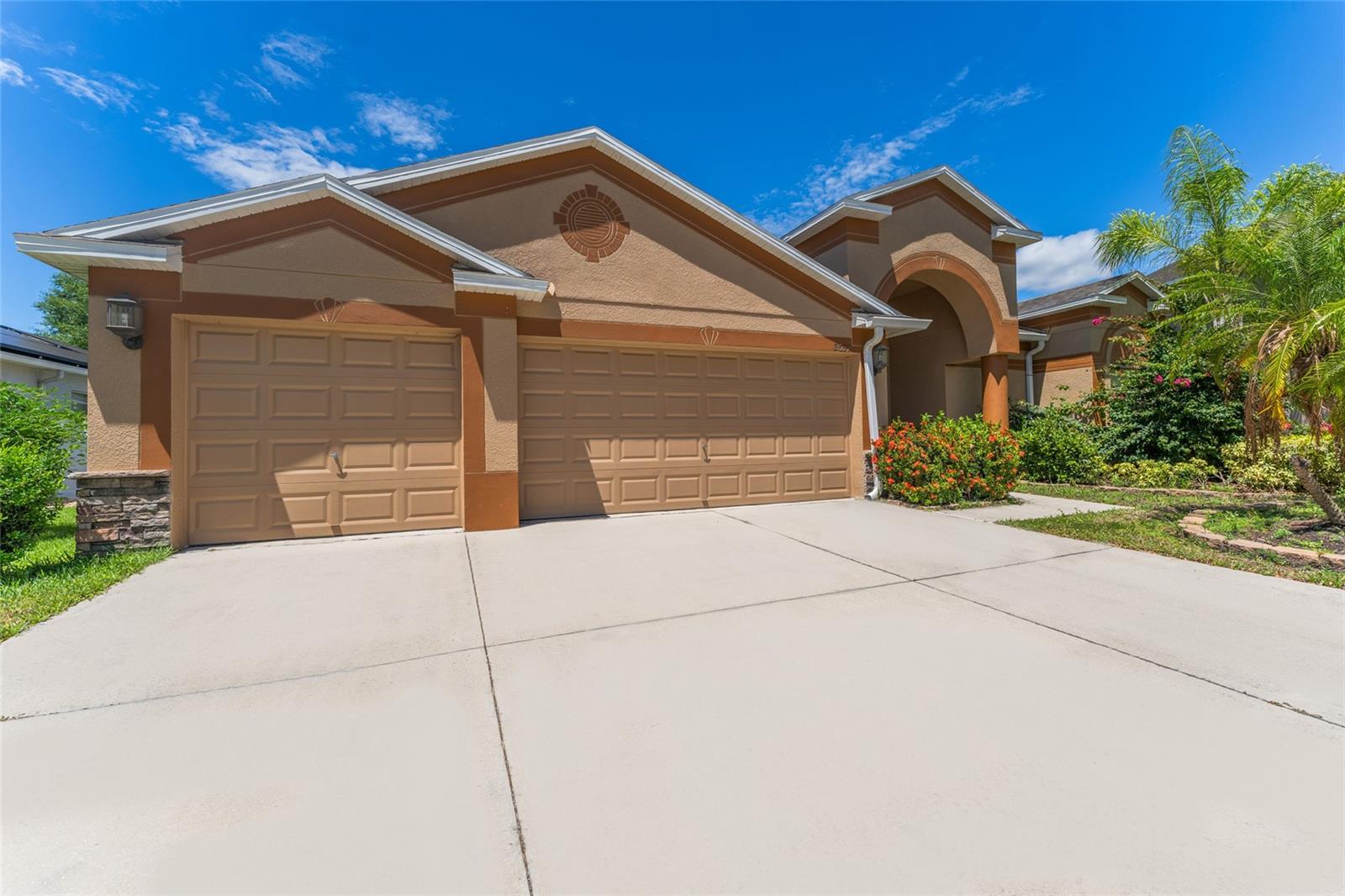 2637 Yukon Cliff Dr photo 1