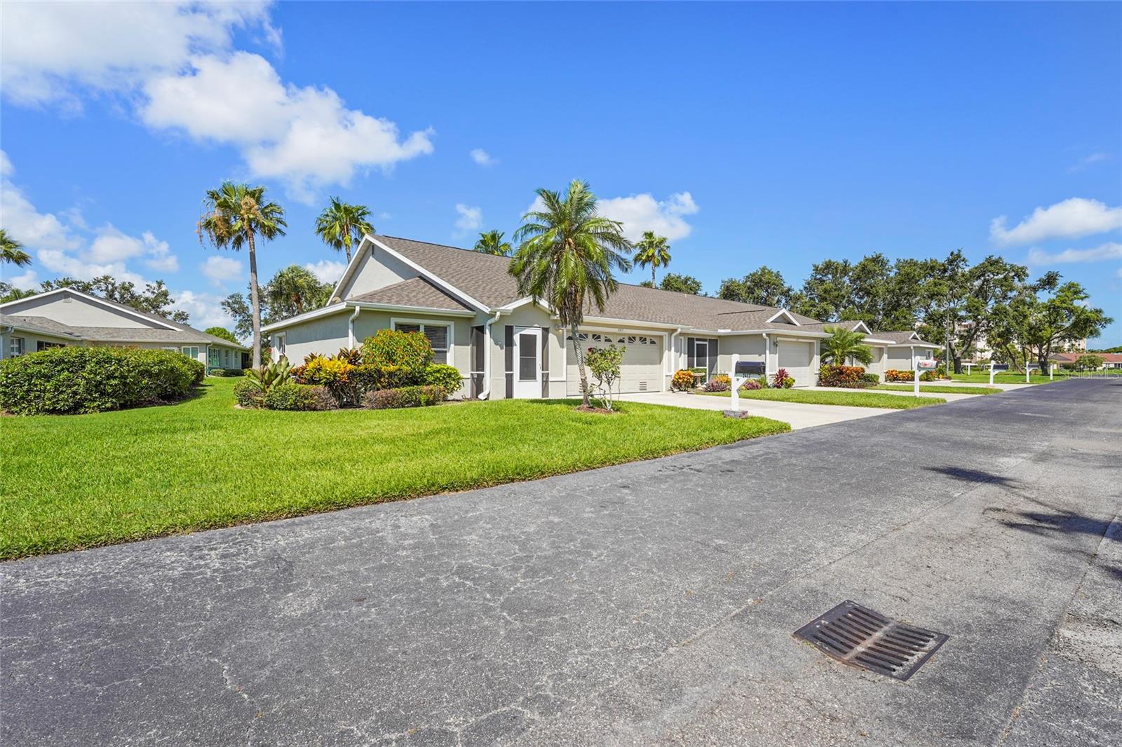 2417 Fairway Oaks Dr #22