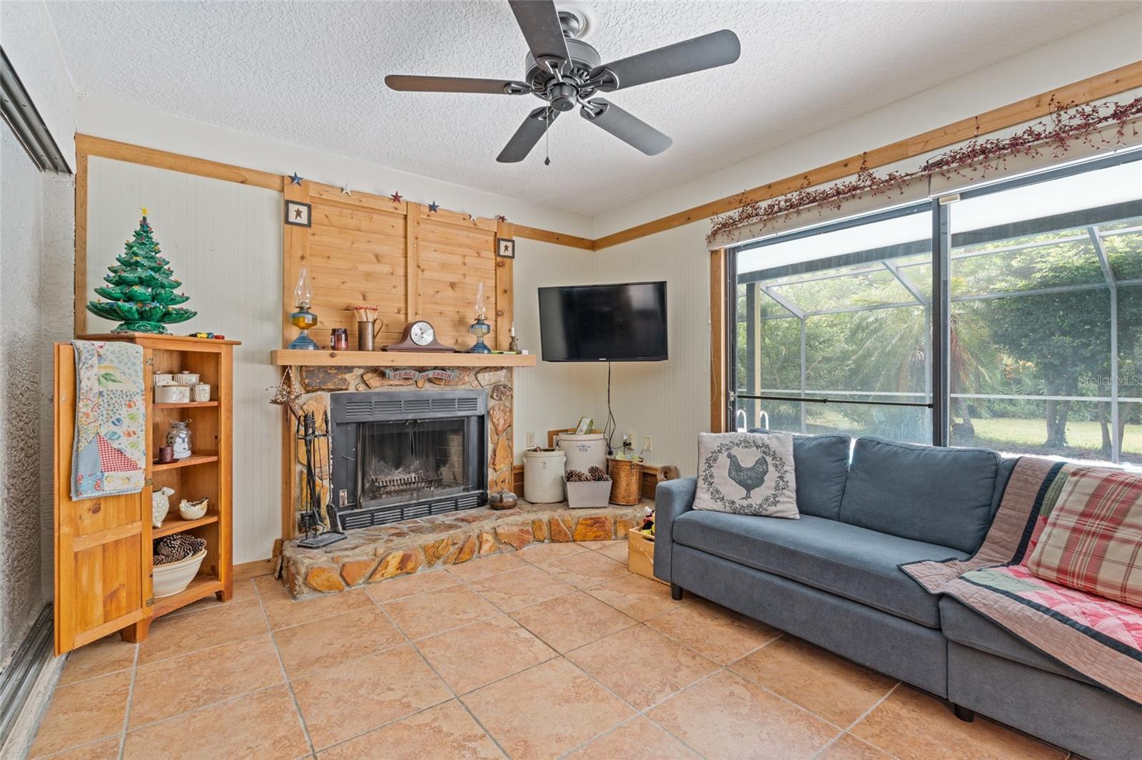 155 Woodcutter Ln