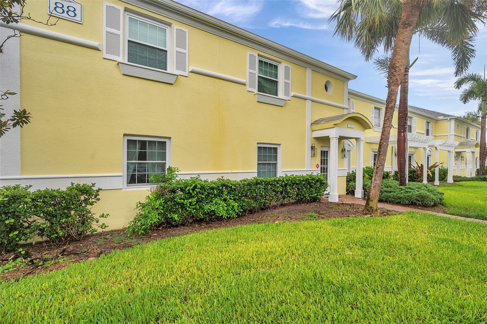 121 Seahorse Dr SE #A photo 1