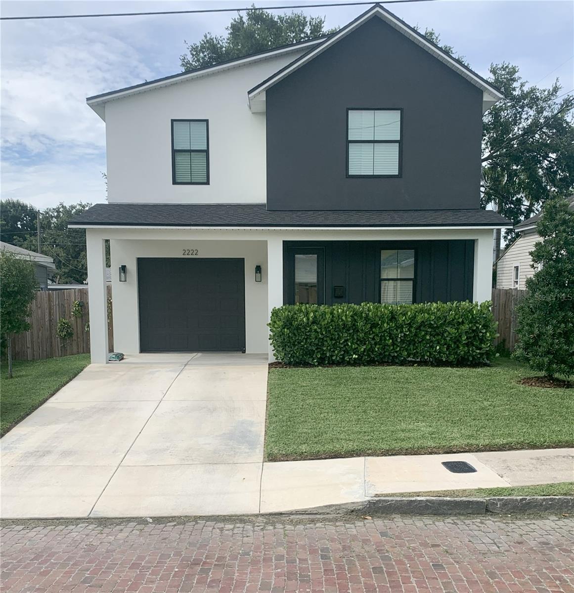 2222 E Clark St photo 1