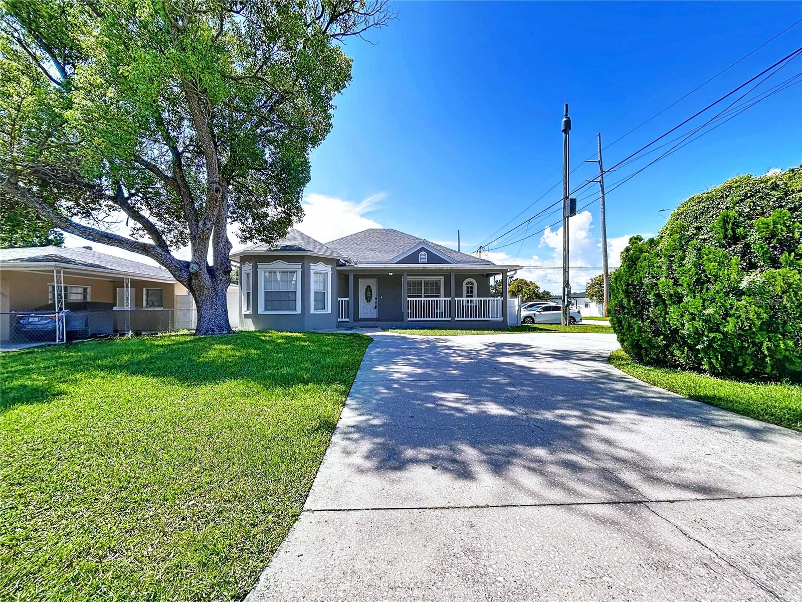 3324 W Abdella St