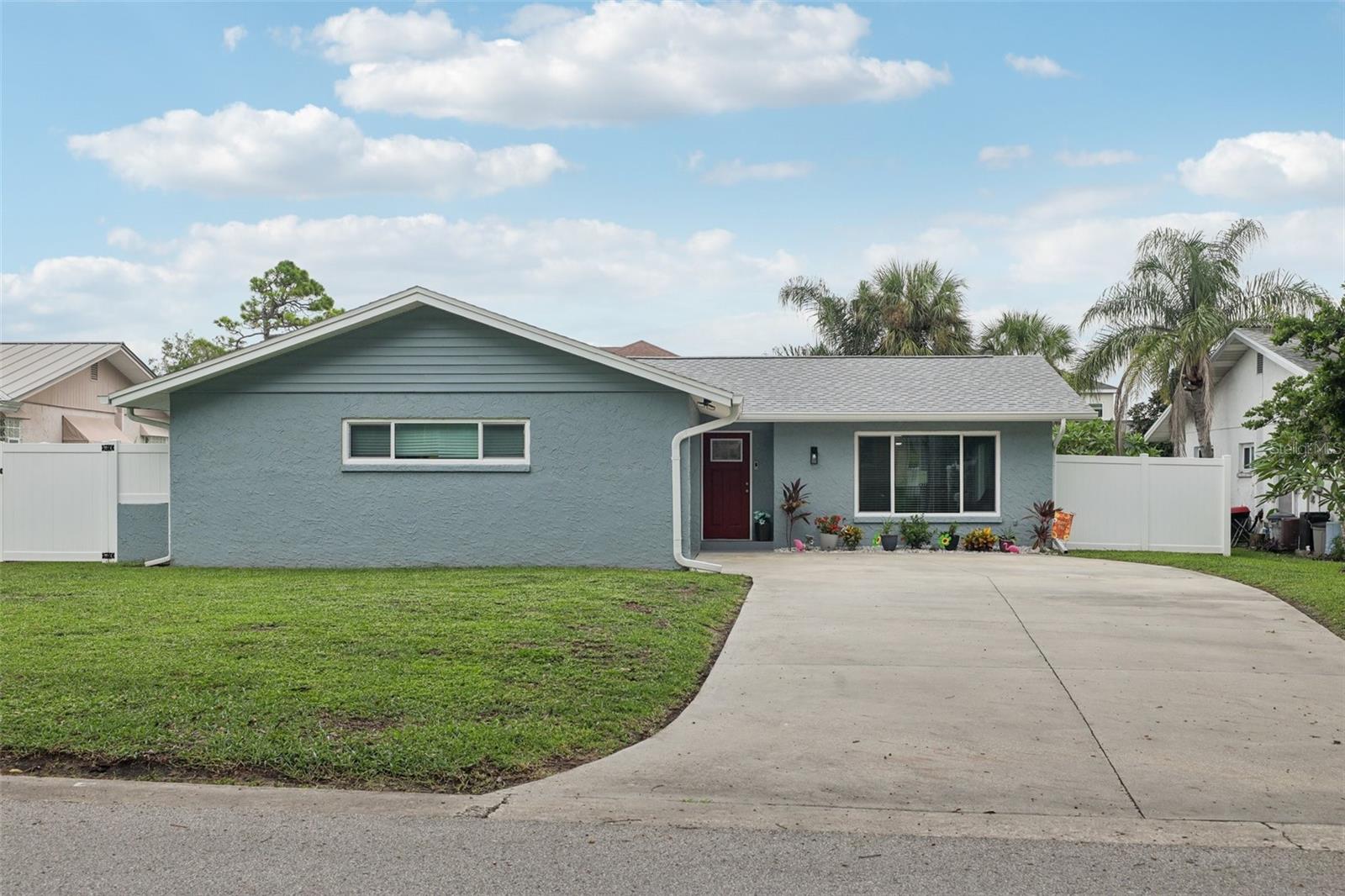 1004 Peninsula Ave